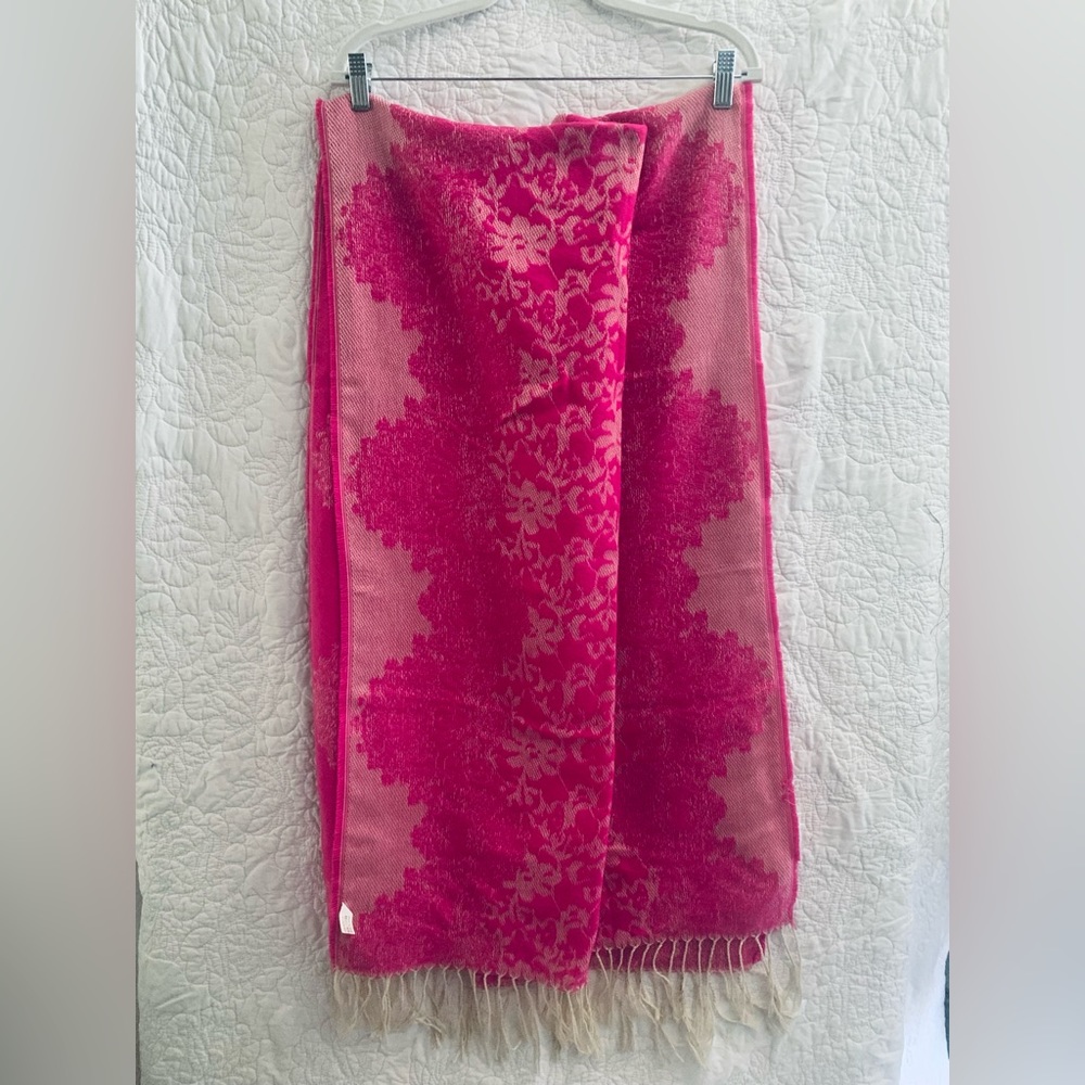 💘Cray Horse Brilliant Pink with White Embroidery and Fringe💘